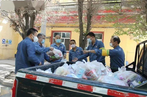 住廠生活有困難 干部服務(wù)隊來了